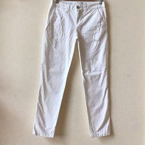 GAP WHITE KHAKIS PANTS.